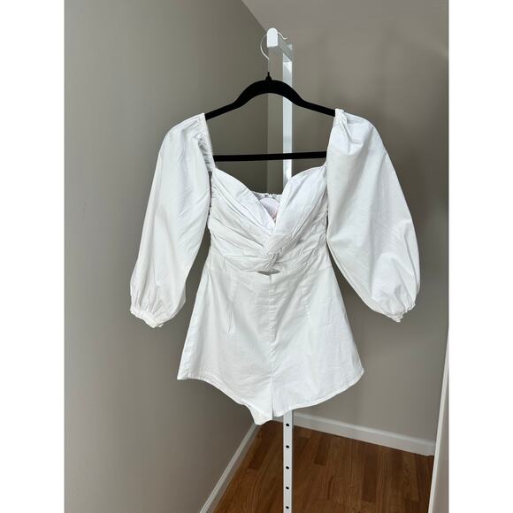 NEW More to Come Flynn Ruched Sleeve Romper White XS - Picture 7 of 8